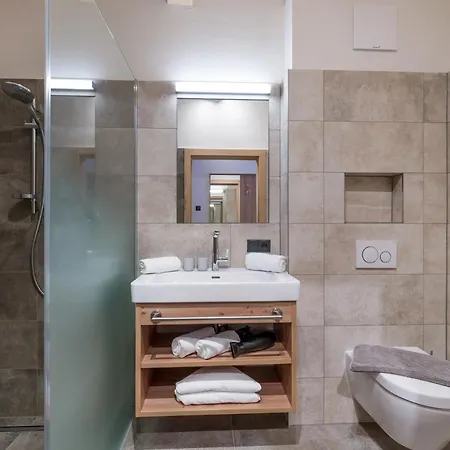 Isskogel Apartment *