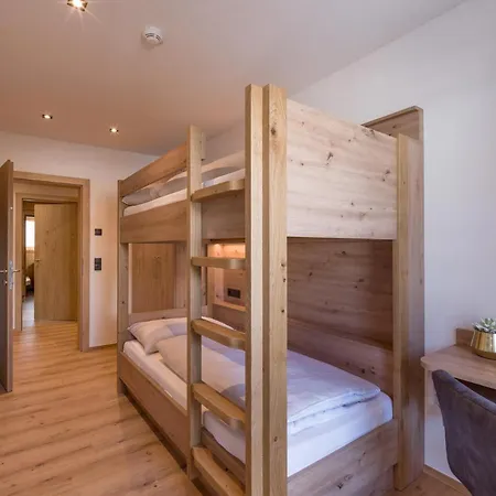 Isskogel Apartment *