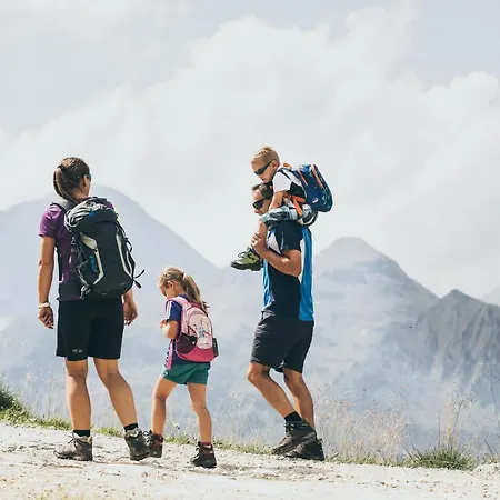 Isskogel Apartament *